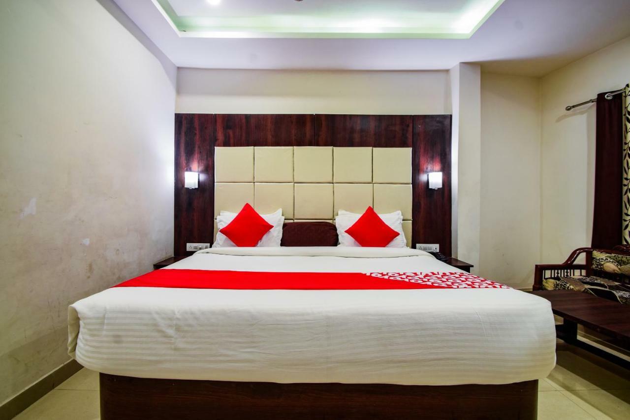 Hotel Krishna Palace Удайпур Экстерьер фото