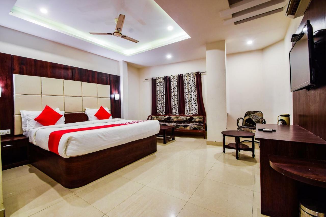 Hotel Krishna Palace Удайпур Экстерьер фото